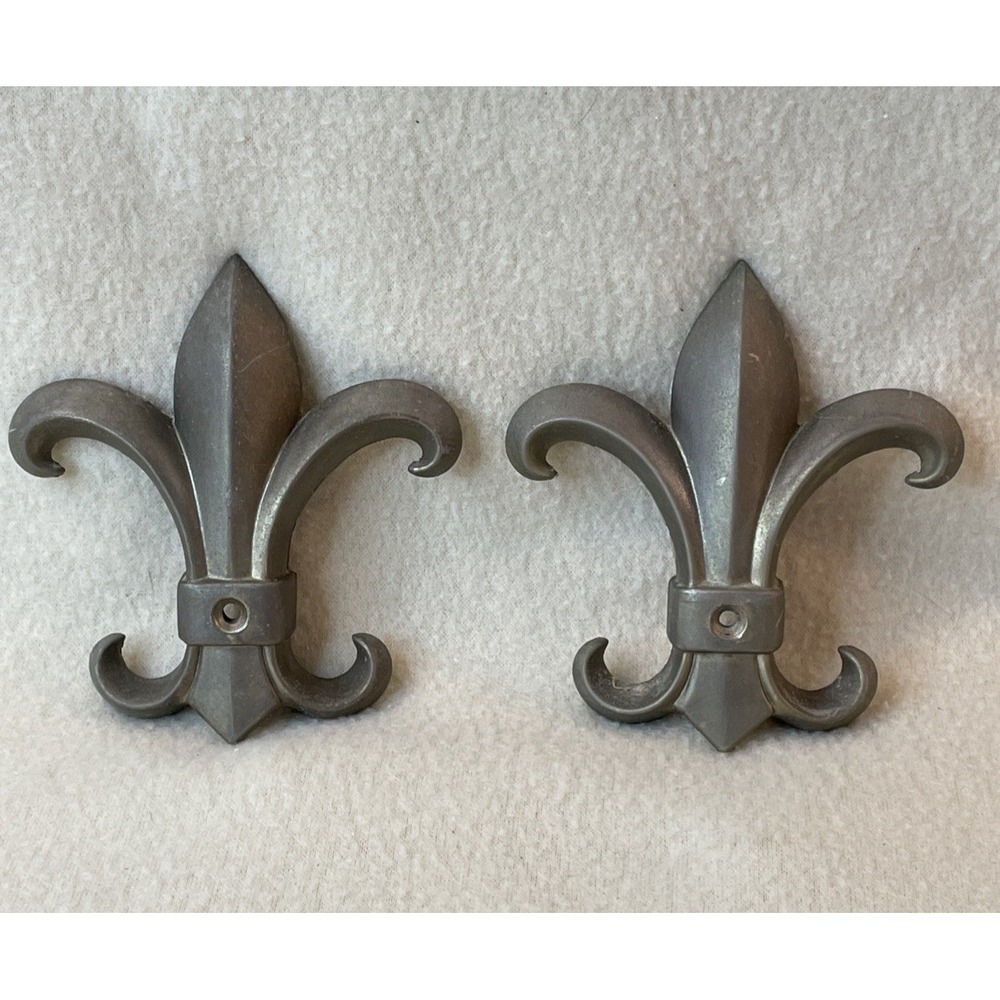 Vintage Pair black gold tone metal "Fleur De Lis" Wall Decoration Small Plaques